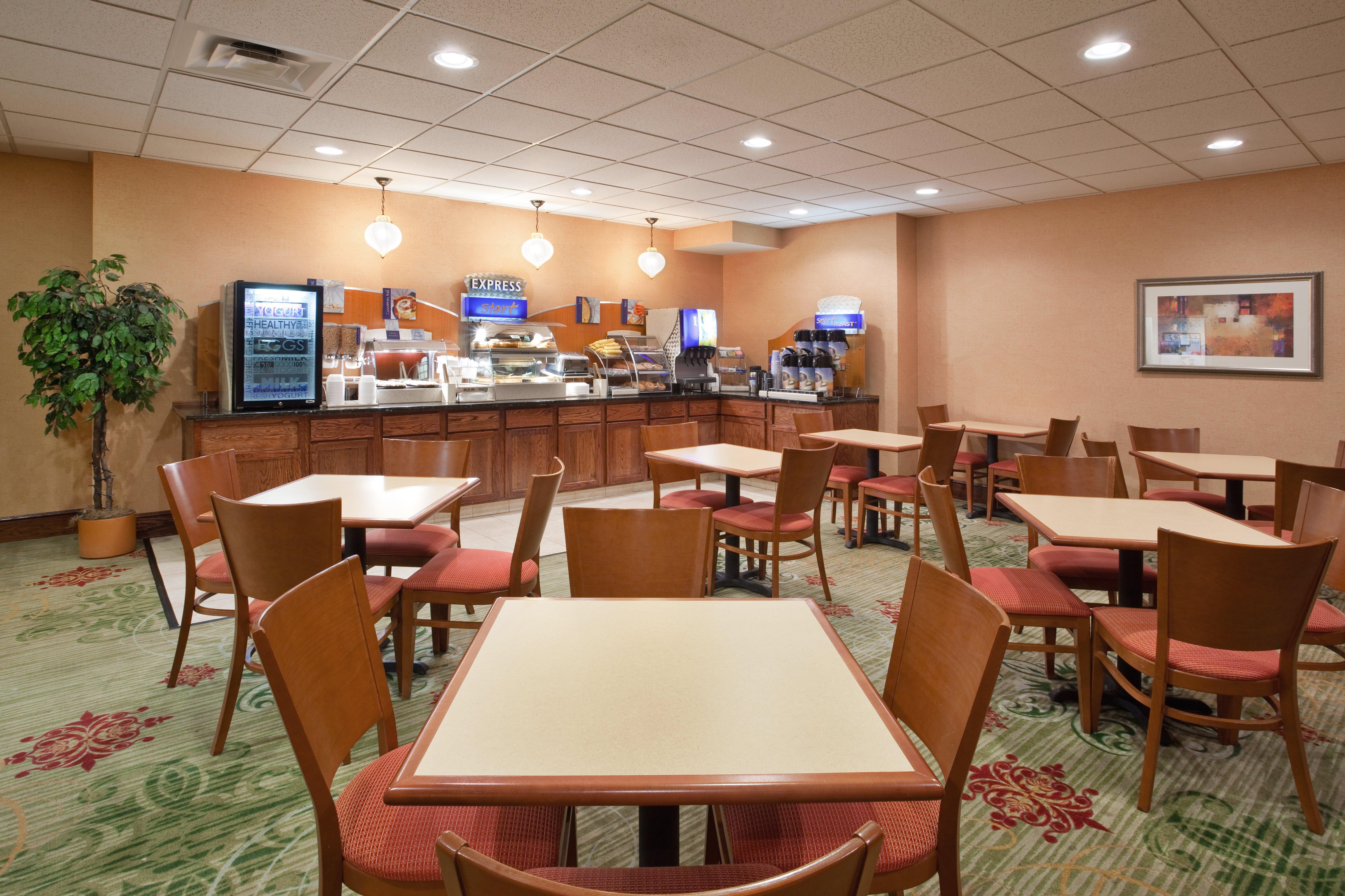 Holiday Inn Express Hotel & Suites Cleveland-Streetsboro By Ihg Exterior foto