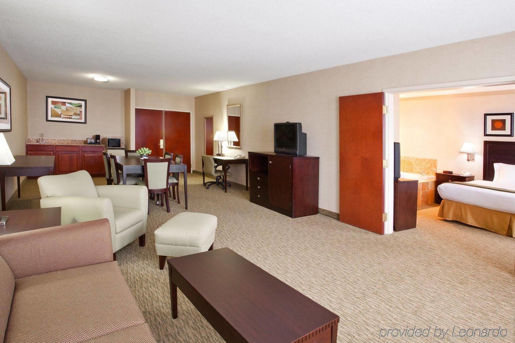 Holiday Inn Express Hotel & Suites Cleveland-Streetsboro By Ihg Exterior foto